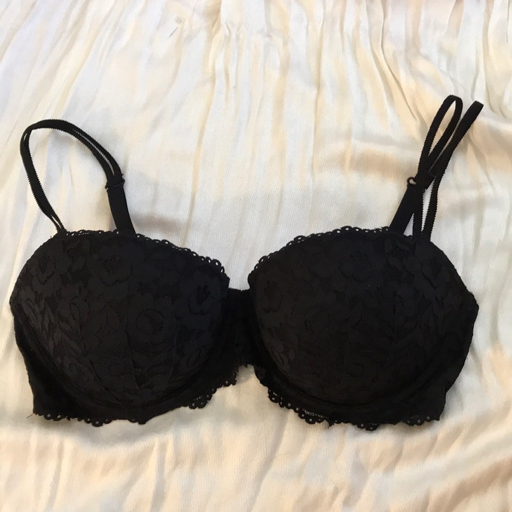 VS Women’s lace black push up bra
